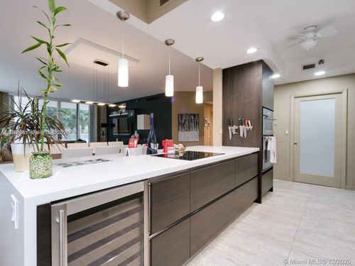 405-21150 Ne 38th Ave, Aventura, FL, 33180-4033 | Card Image
