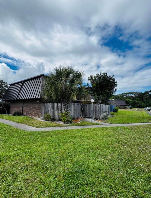 77-3665 Silver Lace Ln, Boynton Beach, FL, 33436-3977 | Card Image