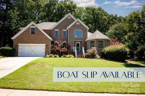 2624 Mt Isle Harbor Dr, Charlotte, NC, 28214-5413 | Card Image