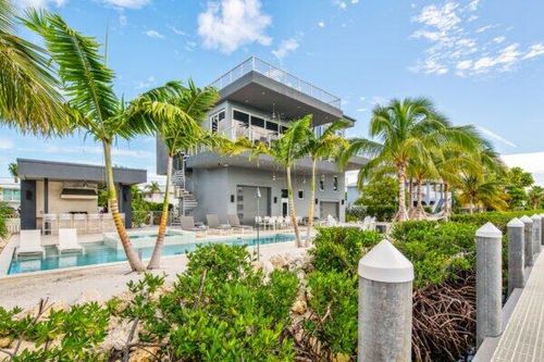 118 Avenue E, Marathon, FL, 33050-4009 | Card Image