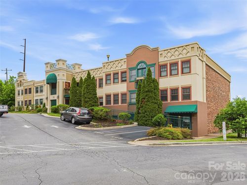e103-37 Hiawassee St, Asheville, NC, 28801-7701 | Card Image