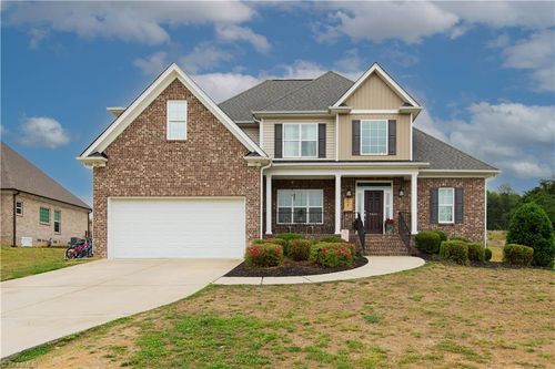 7614 Sir William Dr, Kernersville, NC, 27284-9805 | Card Image