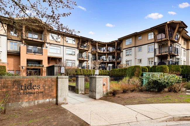 308 - 300 Klahanie Drive, Condo with 1 bedrooms, 1 bathrooms and 1 parking in Port Moody BC | Image 2