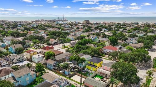 3124 Avenue P, Galveston, TX, 77550-7665 | Card Image