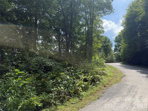 35 Chandra Ln, Clyde, NC, 28721-8631 | Card Image