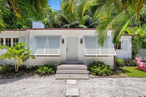 918 Ne 5th St, Delray Beach, FL, 33483-5605 | Card Image
