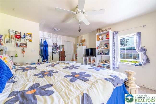 7112 Howell Ter, House other with 4 bedrooms, 2 bathrooms and null parking in Stroudsburg PA | Image 18