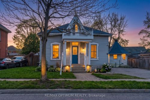 4 Denison Ave, Brampton, ON, L6X1E6 | Card Image