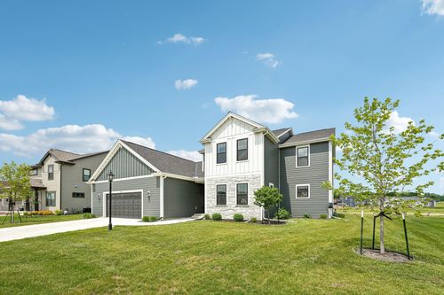 9249 Overlook Ct, Greendale, WI, 53129 | Card Image