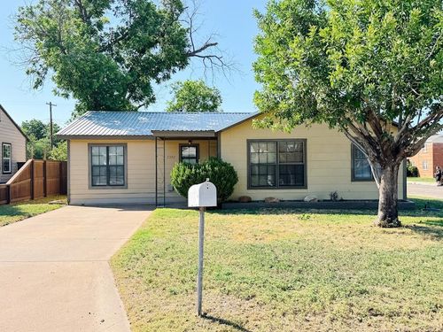 2302 W Twohig Ave, San Angelo, TX, 76901-3727 | Card Image