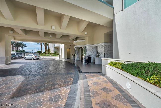 UNIT-301 - 2777 Paradise Rd, Home with 2 bedrooms, 3 bathrooms and 1 parking in Las Vegas NV | Image 61