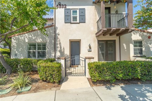 4332 Junction St, Corona, CA, 92883-0810 | Card Image