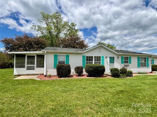 236 Riverwind Dr, Hendersonville, NC, 28739-8704 | Card Image