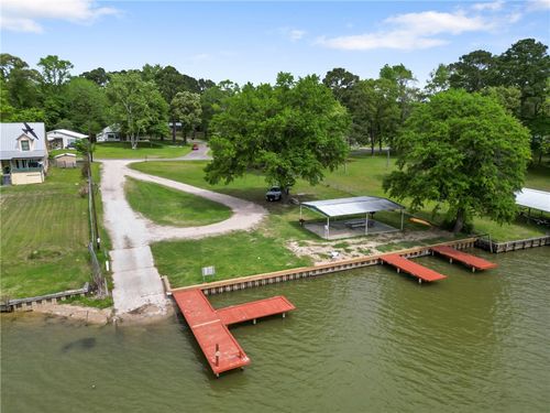 26 Holly Ln, Huntsville, TX, 77340-2121 | Card Image