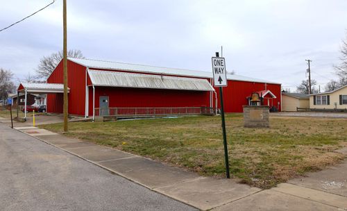 210 Division St, Oakland City, IN, 47660-1702 | Card Image