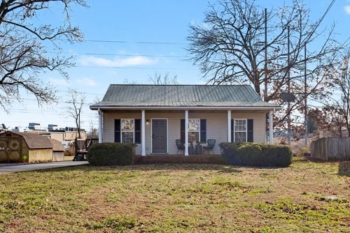 256 Fritz Cir, Clarksville, TN, 37042-4289 | Card Image