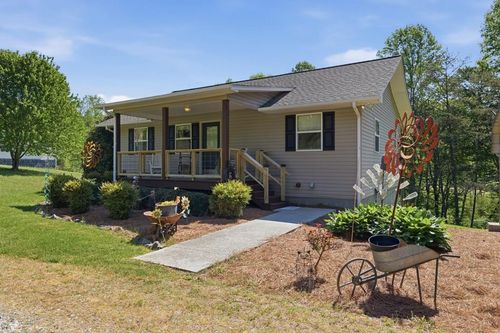 68 W Vineyard Rd, Hayesville, NC, 28904-5335 | Card Image
