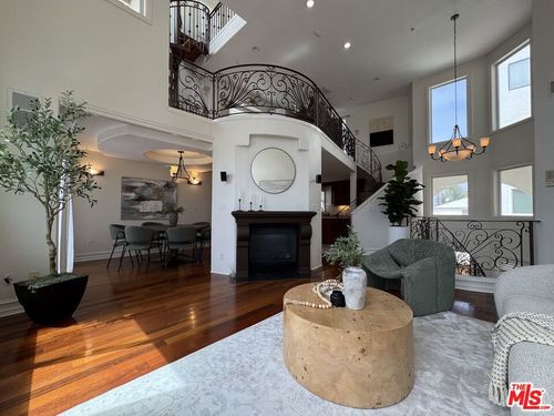 5-844 3rd St, Santa Monica, CA, 90403-1179 | Card Image