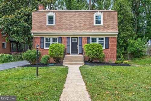 6536 Oakwood Dr, FALLS CHURCH, VA, 22041-1131 | Card Image