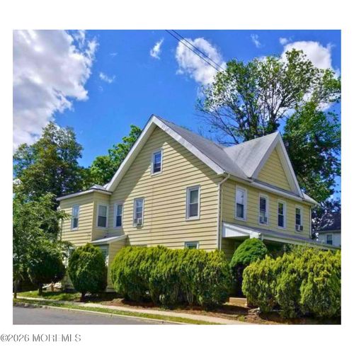 137-135-137 N Academy St, Hightstown, NJ, 08520-3724 | Card Image