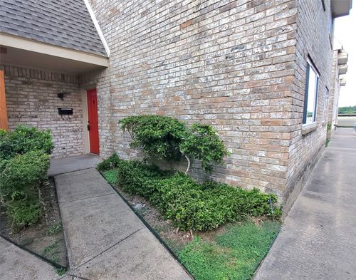 208 Village North Dr, Richardson, TX, 75081-4745 | Card Image