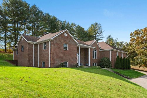 3604 Clubhouse Rd, Somerset, KY, 42503-9522 | Card Image