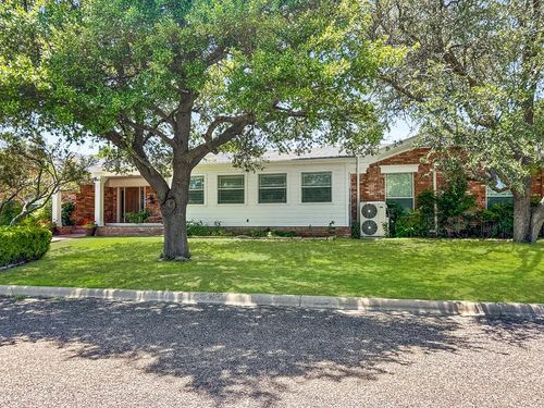 512 Terrace Dr, Ozona, TX, 76943-4461 | Card Image