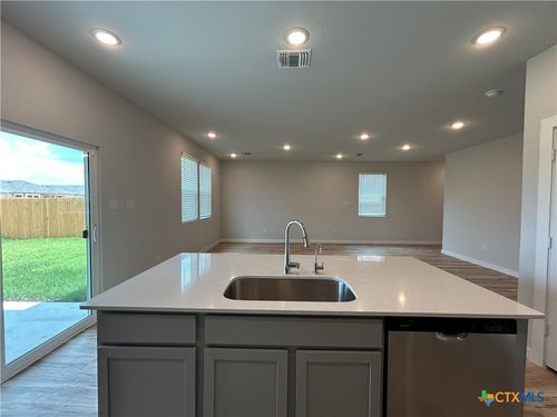 4305 Danforth St, New Braunfels, TX, 78130-0570 | Card Image