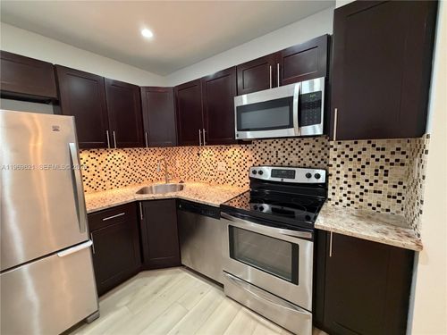 apt-207a-2426 Se 17th St, Fort Lauderdale, FL, 33316-3126 | Card Image