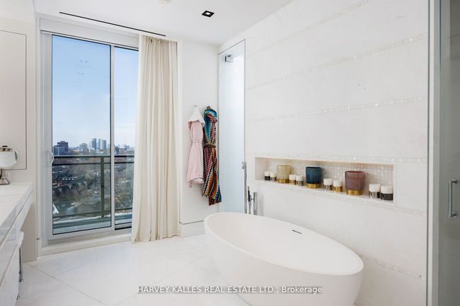 1201 - 181 Davenport Rd, Condo with 4 bedrooms, 7 bathrooms and null parking in Toronto ON | Image 23