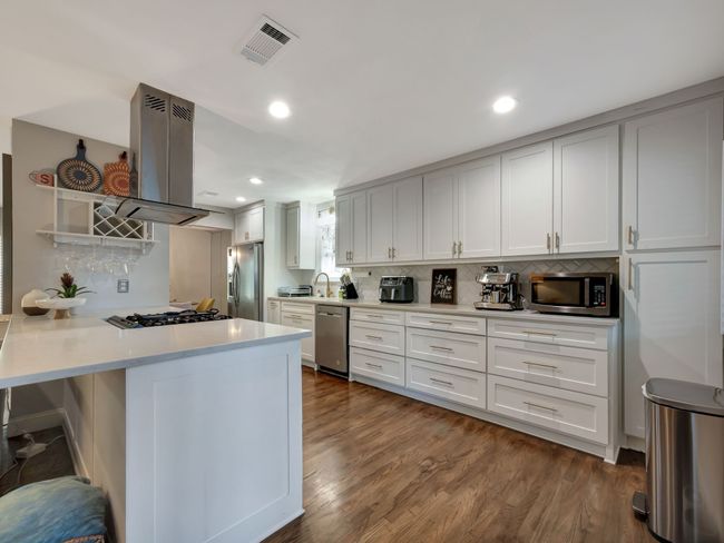 7119 Bennington Dr, House other with 3 bedrooms, 2 bathrooms and null parking in Dallas TX | Image 11