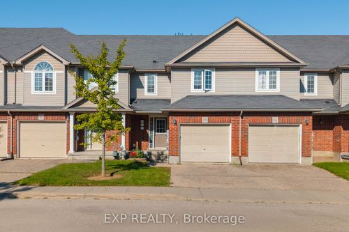 15-468 Doon Dr S, Kitchener, ON, N2P0A2 | Card Image