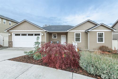 1738 Skylar Ct, Wenatchee, WA, 98801-4504 | Card Image