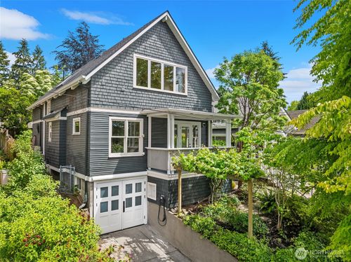 6054 29th Ave Ne, Seattle, WA, 98115-7202 | Card Image