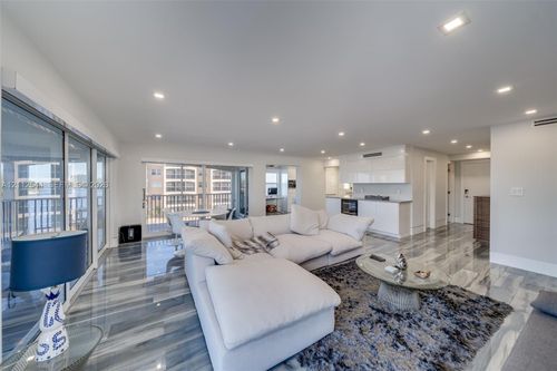 r360-2871 N Ocean Blvd, Boca Raton, FL, 33431-7037 | Card Image