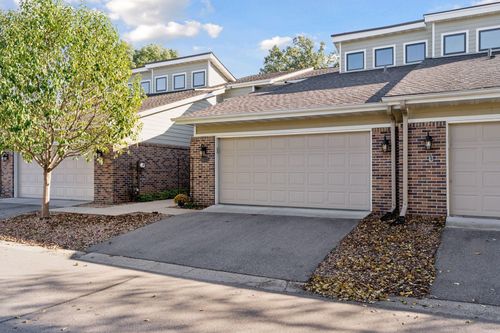 6833 W 82nd St, Bloomington, MN, 55438-1264 | Card Image