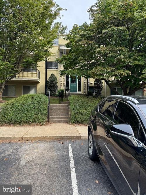 w-1-10524 Weymouth Street, BETHESDA, MD, 20814 | Card Image