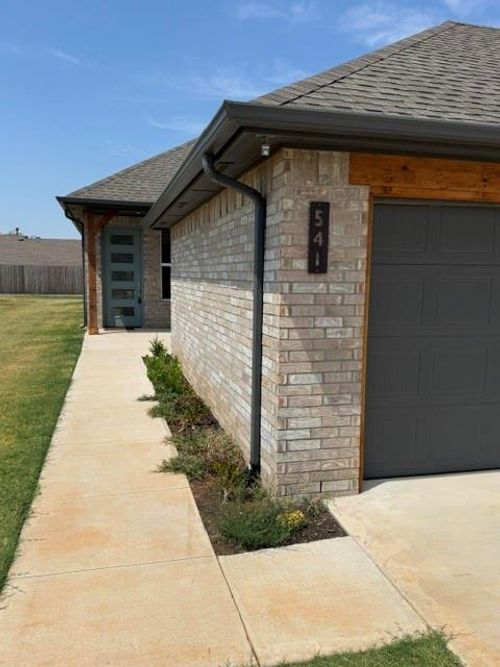 541 Wimbledon Road, Edmond, OK, 73003 | Card Image