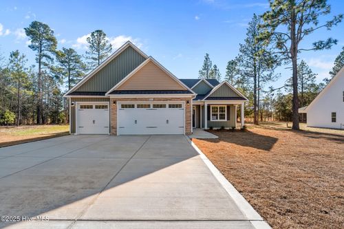 261 Twisted Pine Dr, Aberdeen, NC, 28315-7201 | Card Image