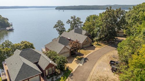 525 Sailboat Pt, Savannah, TN, 38372-5891 | Card Image