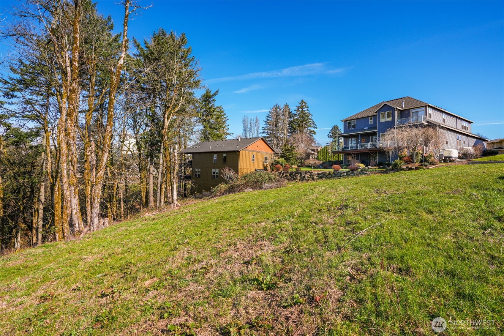Land in Camas 5