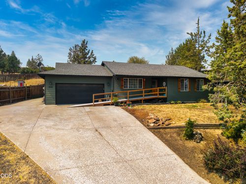 709 Sw Lorraine Dr, Madras, OR, 97741-9364 | Card Image