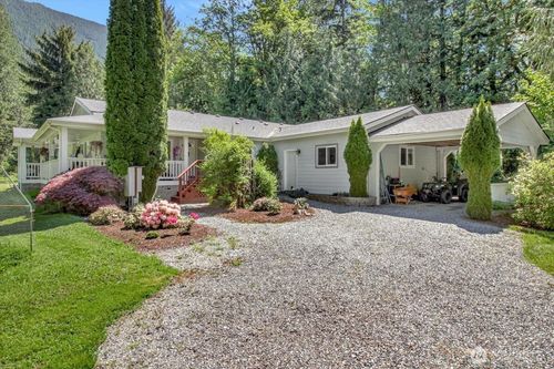 21103 252nd St Ne, Arlington, WA, 98223-6839 | Card Image