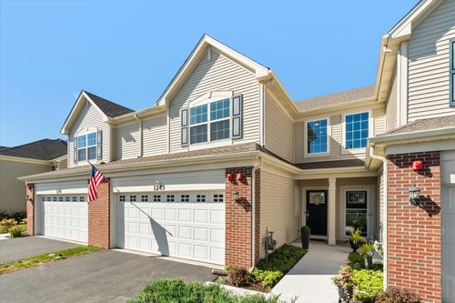 1243 Hawk Hollow Dr, Yorkville, IL, 60560-7112 | Card Image