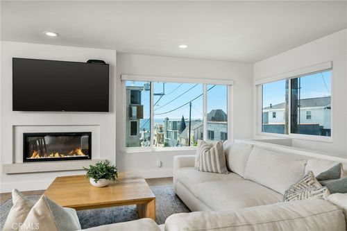 3420 Alma Ave, Manhattan Beach, CA, 90266-4417 | Card Image