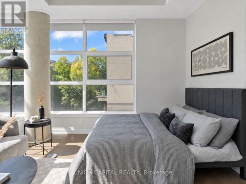202-10 Willison Sq, Toronto, ON, M5T0A8 | Card Image
