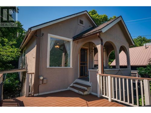 204 Union St, Nelson, BC, V1L4A3 | Card Image