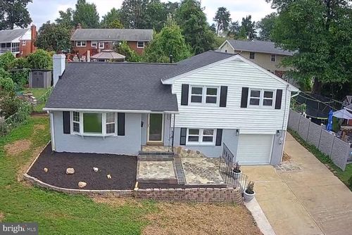 7102 Jayhawk St, ANNANDALE, VA, 22003-5831 | Card Image
