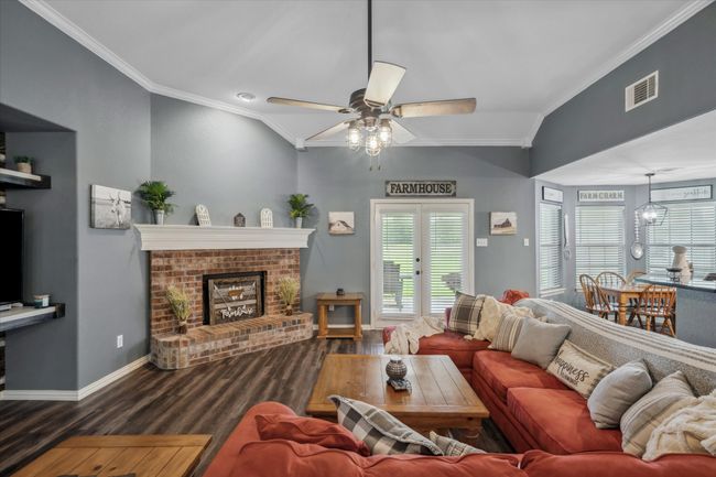 Tall ceilings, WBFP | Image 8