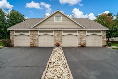 2307 Turnberry Court, Beloit, WI, 53511 | Card Image